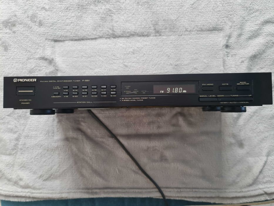 Tuner radio Pioneer F-551 stare FOARTE BUNA made in Japan HIFI Vintage