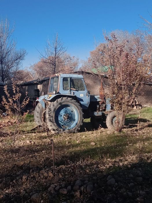 Traktor barcha narsalari blan sotiladi