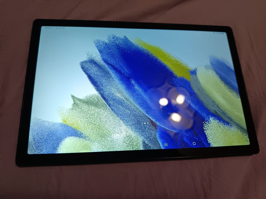 Galaxy tab A 8 продавам