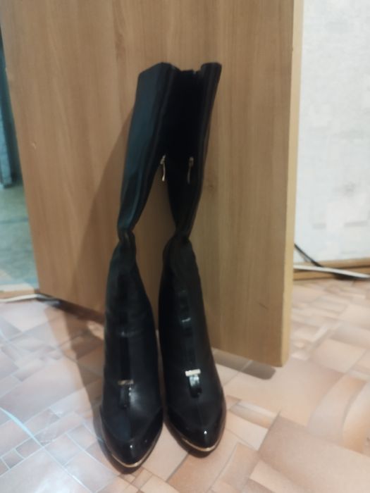 Женские кожаные сапоги