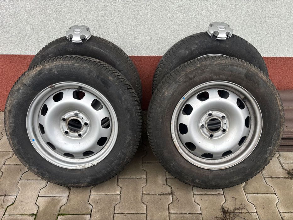 Jante tabla cu anvelope iarna 215 65 R16 Duster/ Qashqai/ ASX