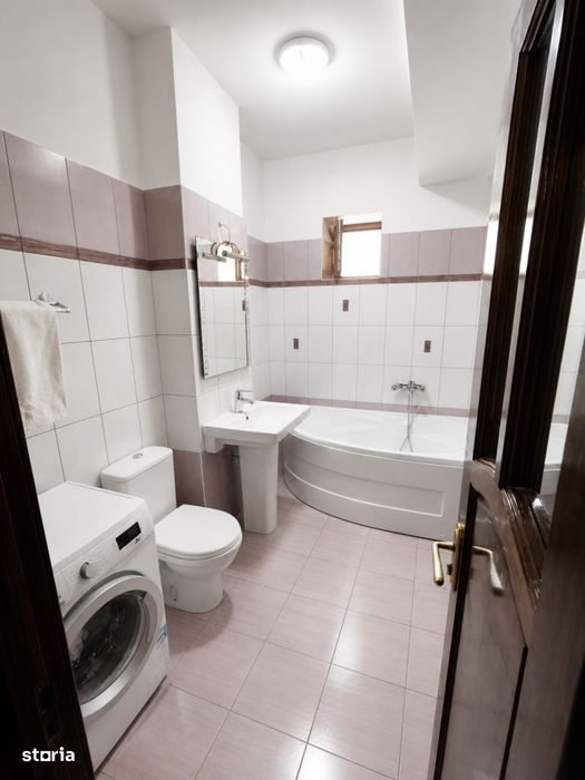 Vanzare apartament unic 2/3 camere 113 mp. Portul Tomis