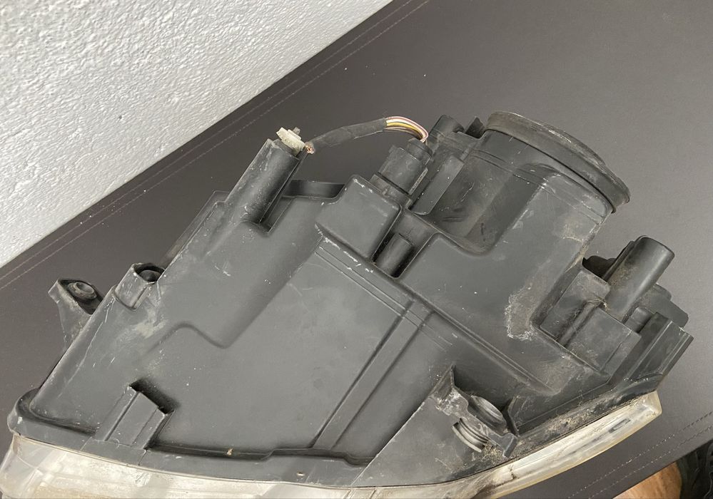 Фарове Пасат 6 / Passat Vl