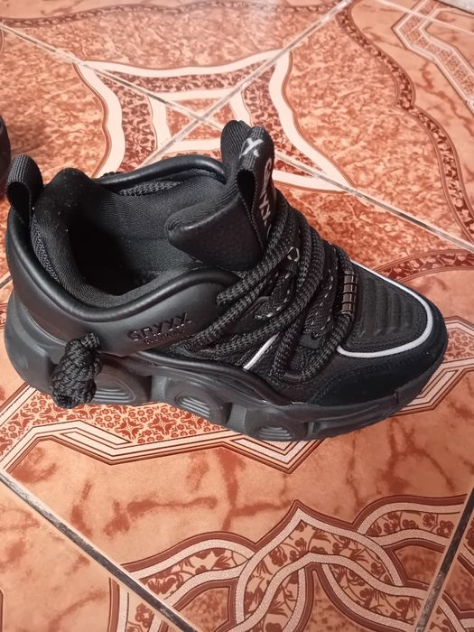 Vând adidași Gryxx  mărimea 37