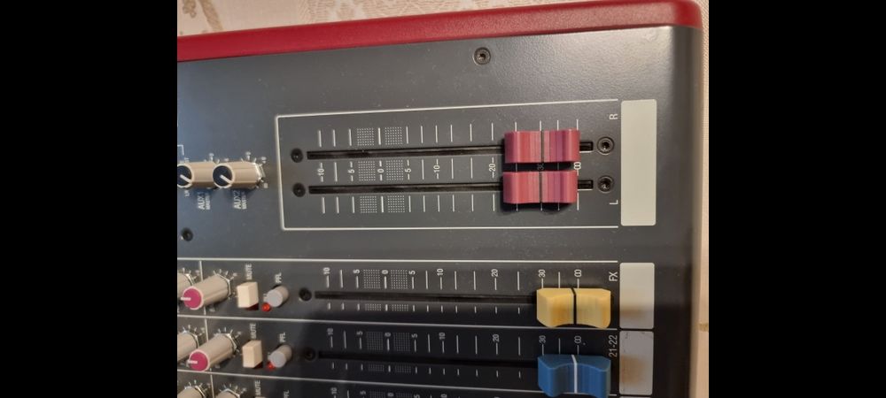 Пульт Allen Heath ZED 22FX