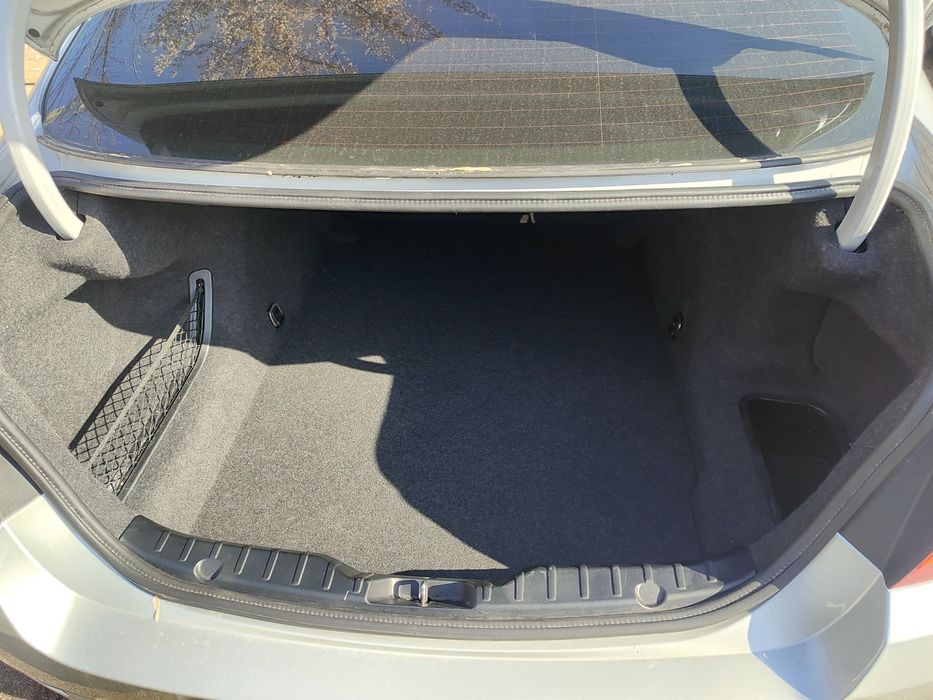 Продам BMW F10 528i