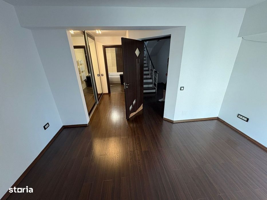 Vilă Duplex Impresionantă | 420 Mp | 12 Camere | Garaj Dublu