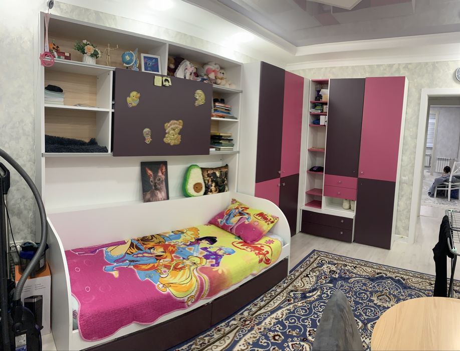 Детский гарнитур + стол