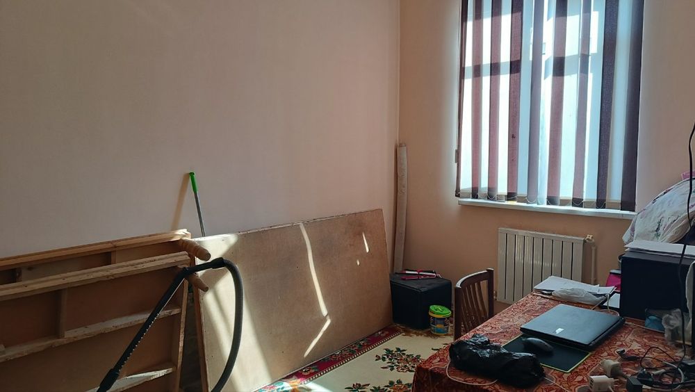 27-мкр 1-этаж 3 комната