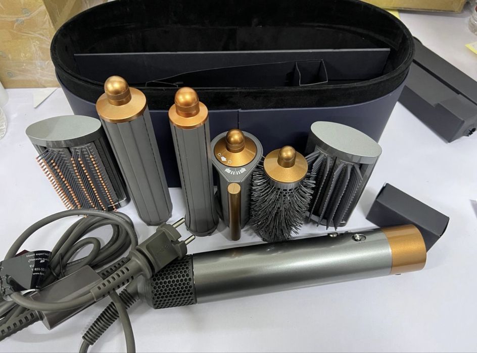 Dyson hairdryer / сешоар преса маша