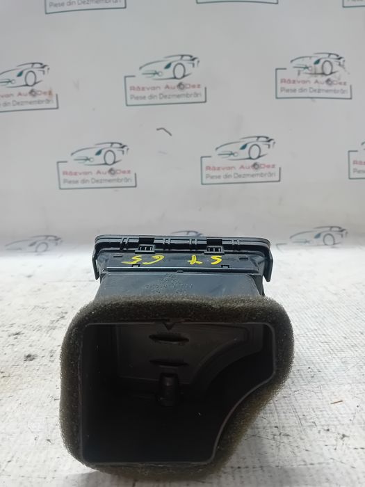 grila ventilatie stanga  volkswagen golf 5 2006