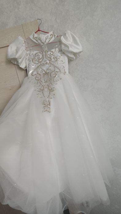 Платье девочковое.