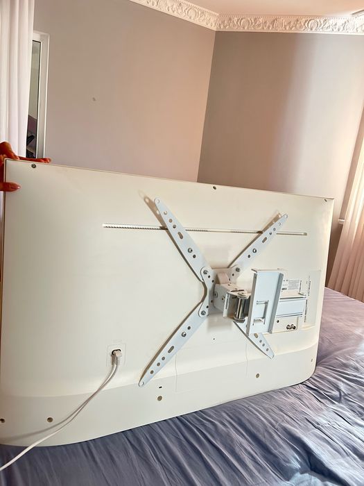 Продается телевизор новый