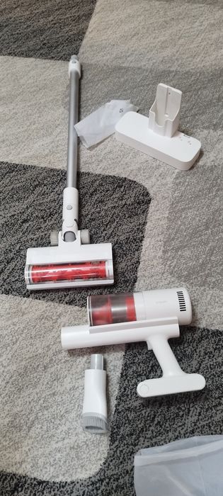 Vând aspirator Xiaomi g11 pentru piese , preț 100 pe componenta