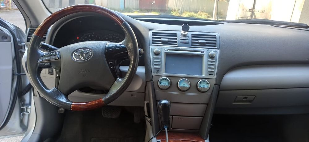 Тойота камри   40.          .