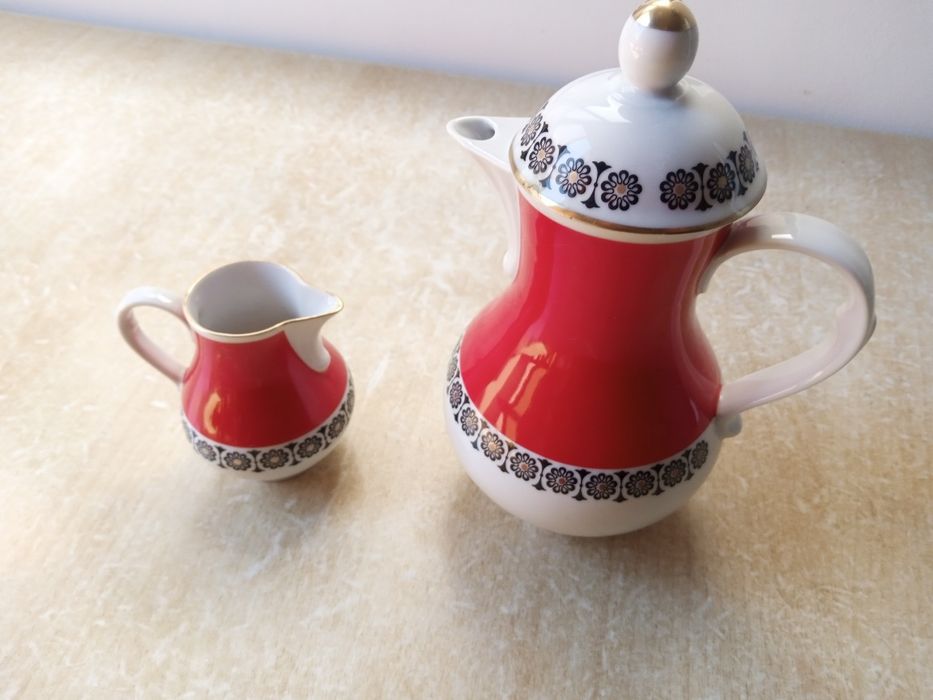 Продается кофейник и молочник производство Германия