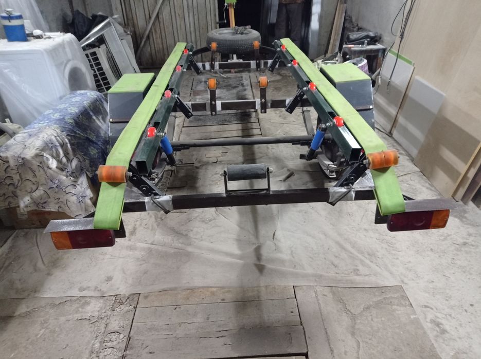 Продам лофет для лодки.