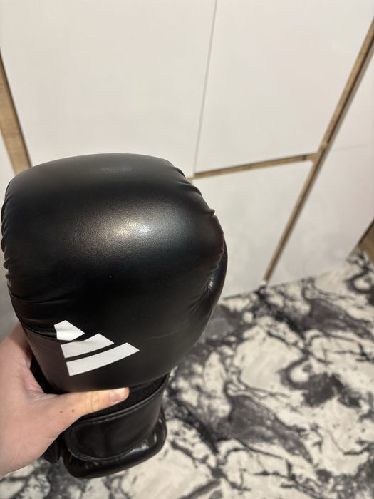 Боксови ръкавици