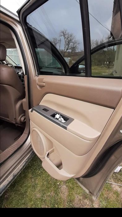 Vând jeep compass
