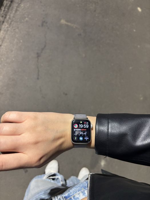 Apple Watch se (2 поколения)