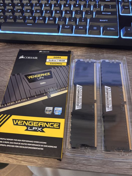 Corsair vengeance lpx 16GB 2 x 8 3200mhz ram xmp