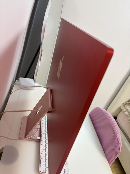 iMac Apple roz - stare impecabilă, ca nou