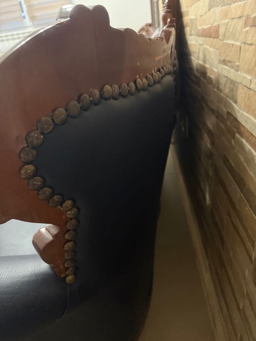 Диван баркок тройка за офис или дома реновиран напълно !