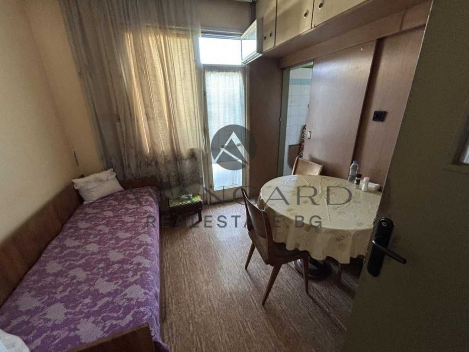 Продава се Тристаен апартамент в Пловдив, Христо Смирненски - 64 кв.м за 1360 €/кв.м - Снимка #3