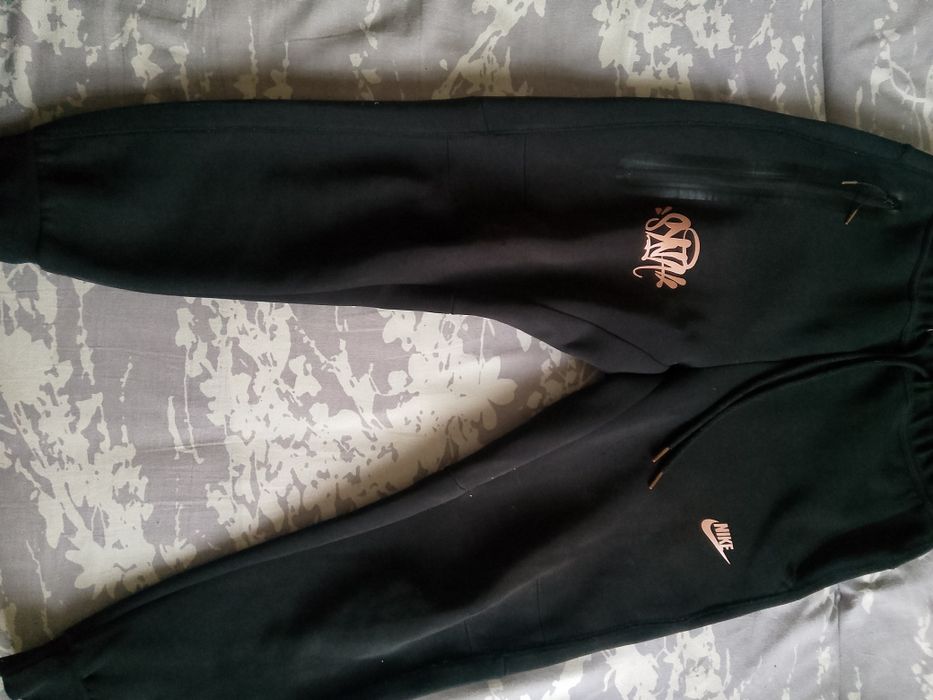 nike tech flis x suna world