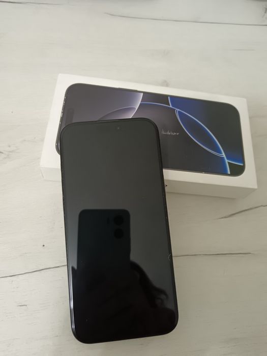 Продам Айфон 16про макс