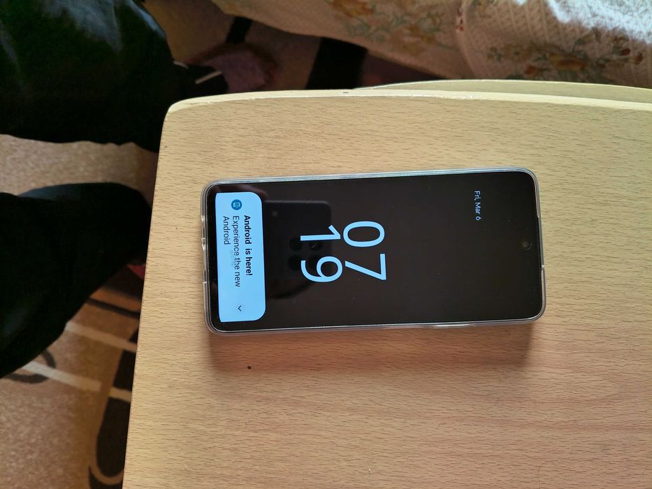 Motorola G35 с гаранция и външна батерия