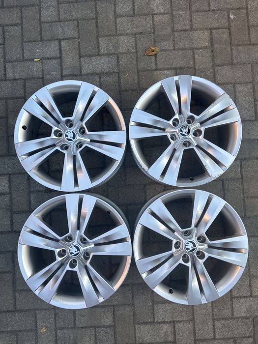 Se vand jante originale Skoda R18