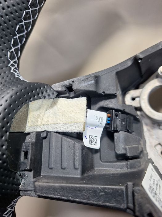 Volan tesla model 3  sau Y cu sau fara încălzire