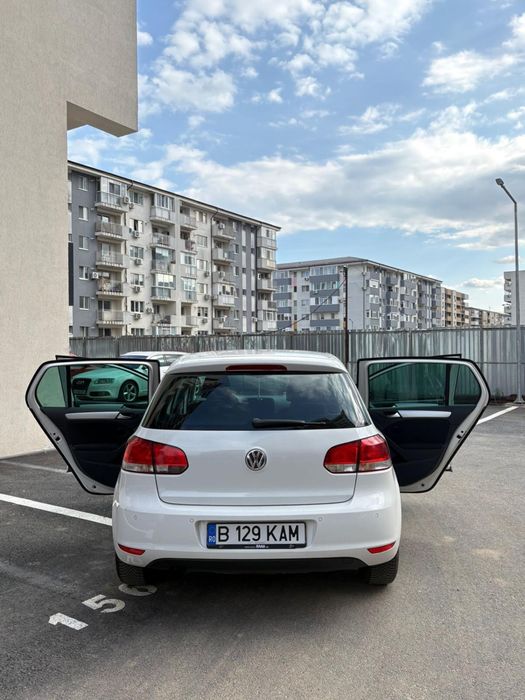 VOLKSWAGEN Golf 2011 — imagine 4
