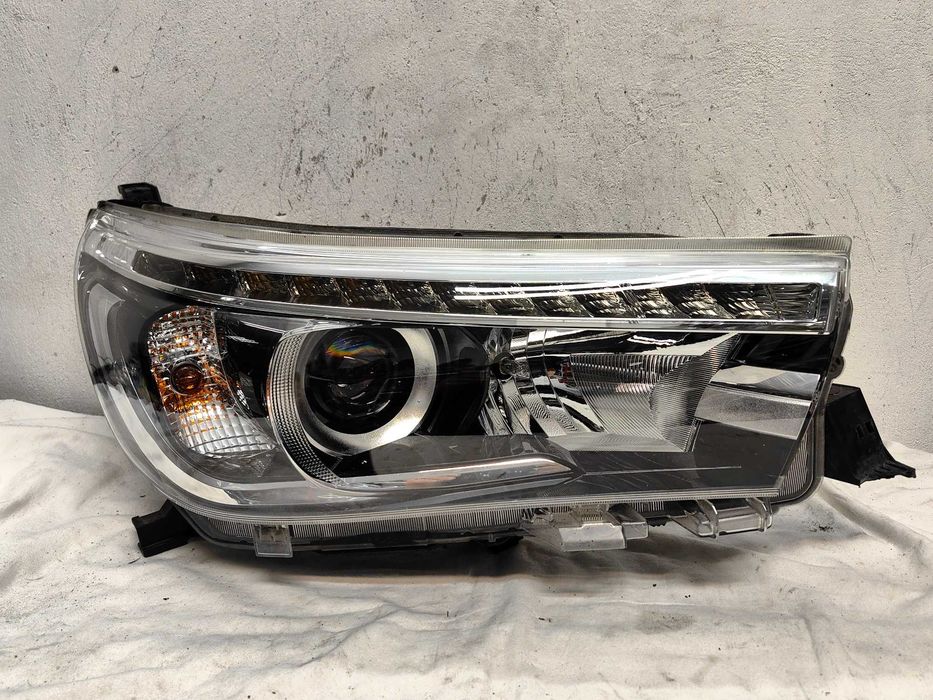 Оригинален фар Тойота  Toyota  Hilux Full Led