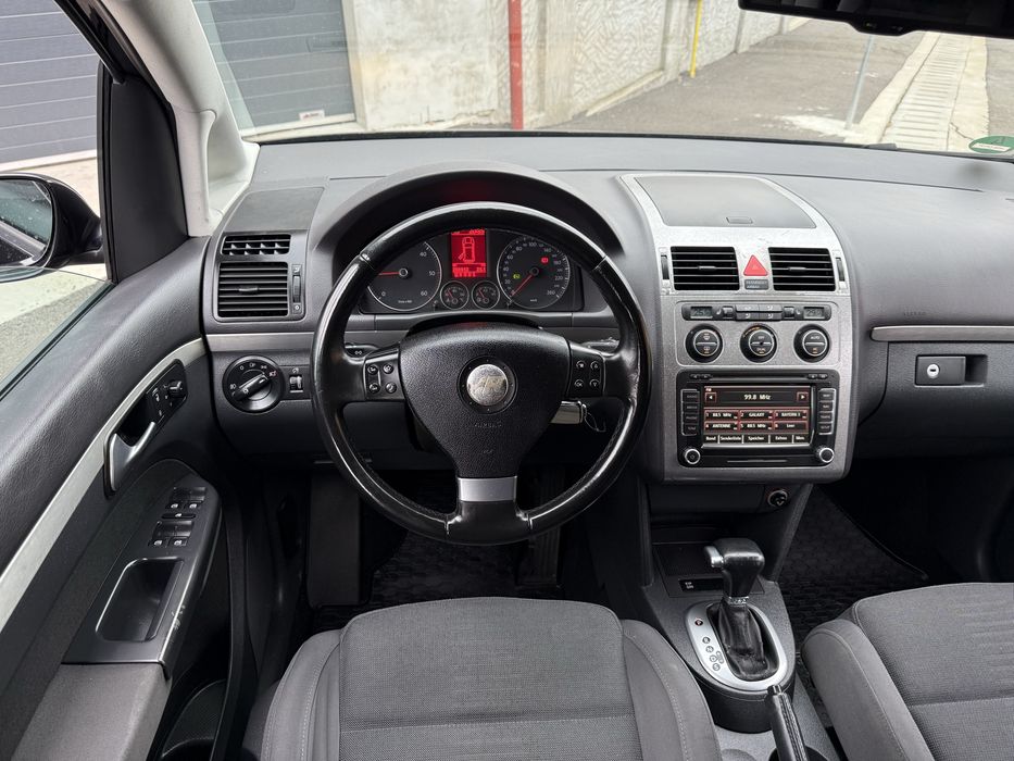Touran • Automat • 2.0 TDI ~ BiXenon