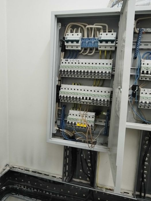 Щиты распределительные в сборе