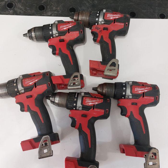 Безчетков акумулаторен винтоверт Милуоки Milwaukee M18 CBLDD 18 V
