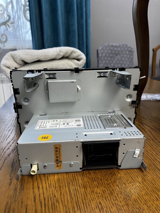 Магнитофон от skoda octavia