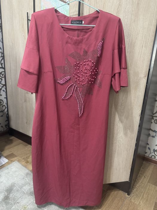 Женские плятья разние.Размера от 46 до 52