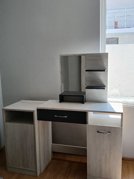 Тоалетка за грим