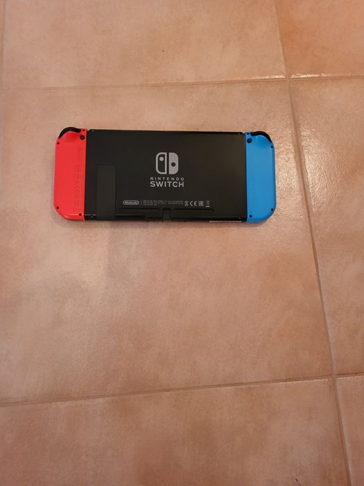 Конзола Nintendo Switch™ console  Перфектна! + игри и калъф
