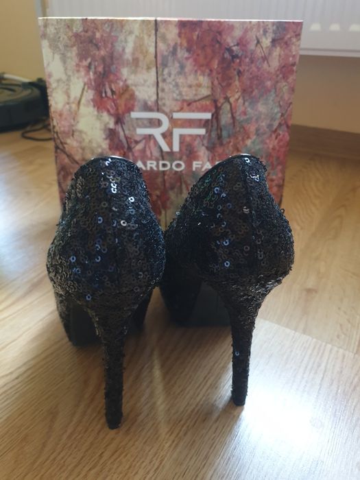 Обувки на ток