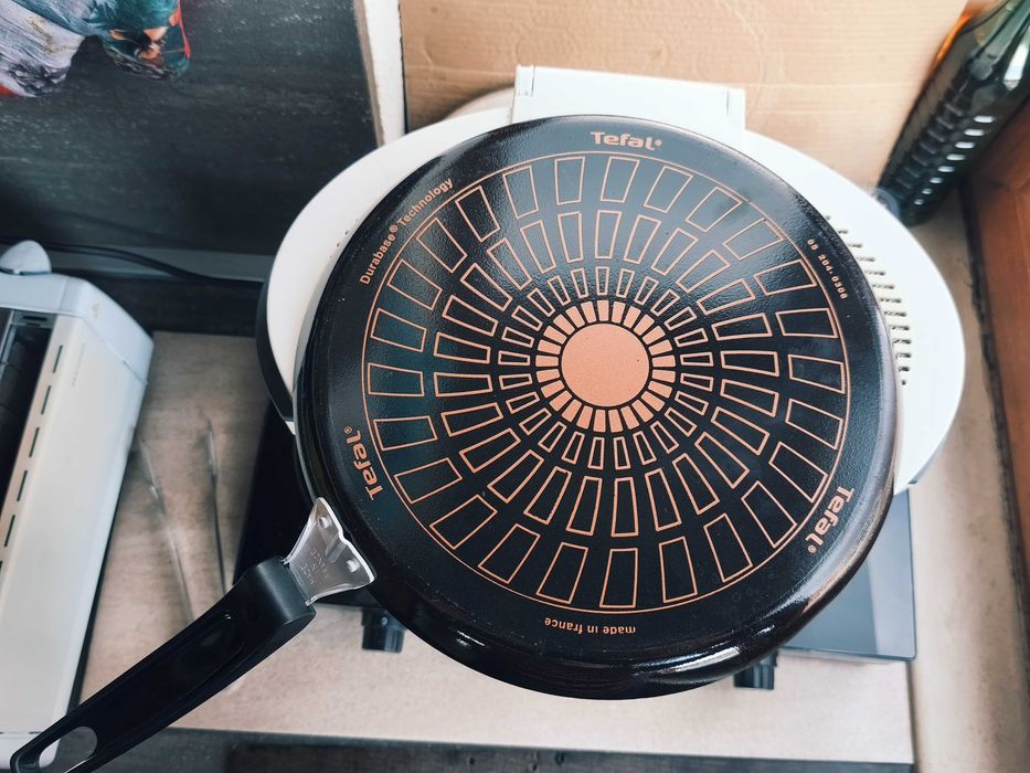 Продавам тиган Тефал