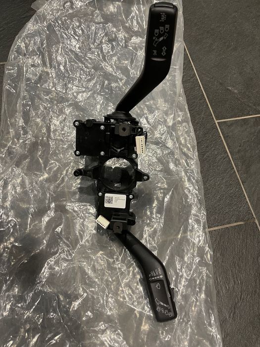 VW Passat B7 конзола за мигачи и чистачки