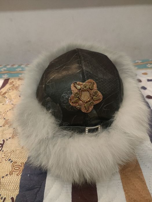 Продаю женскую шапку