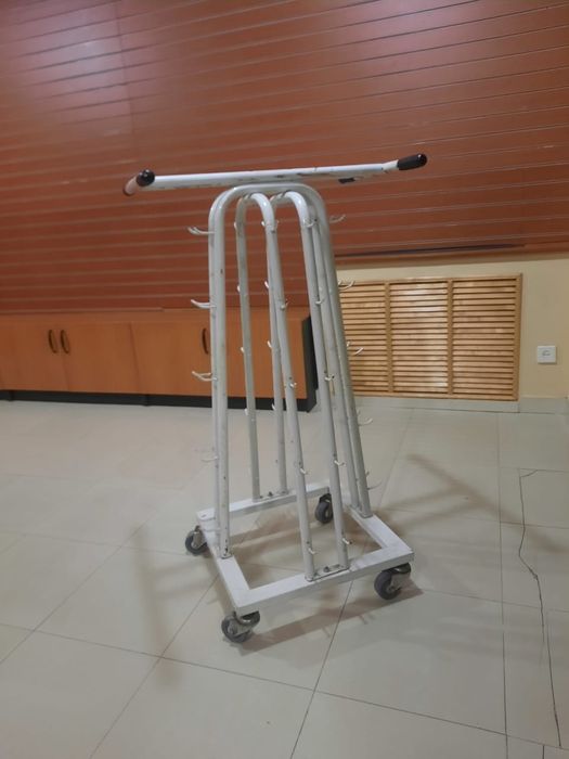 Стойка под гантели