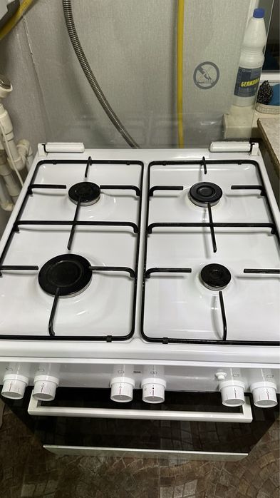 Продам газовую плиту