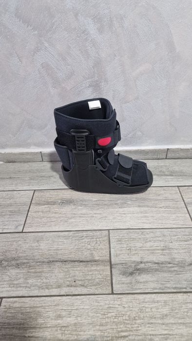 Orteza si cârje nefolosite