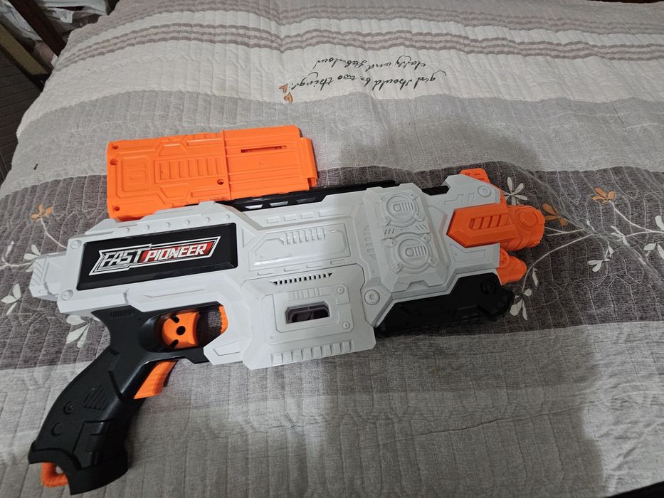 Продаю нерф хороший